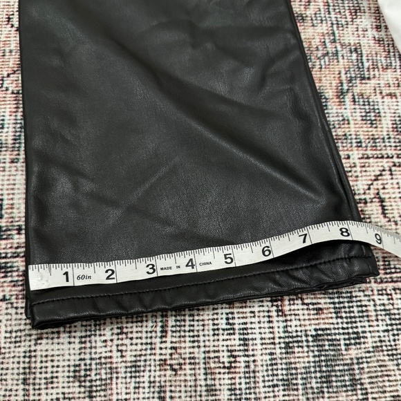 Banana Republic Black Cropped Pants - Picture 3 of 8